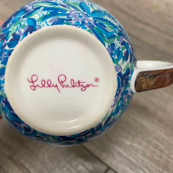 Lilly Pulitzer mug - Picture 3 of 4